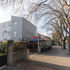 & Iris Apartment